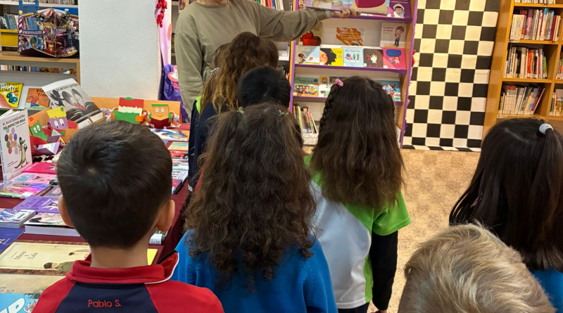 Visita guiada a la Biblioteca Infantil, 6 anys, col·legi Padre Dehón.